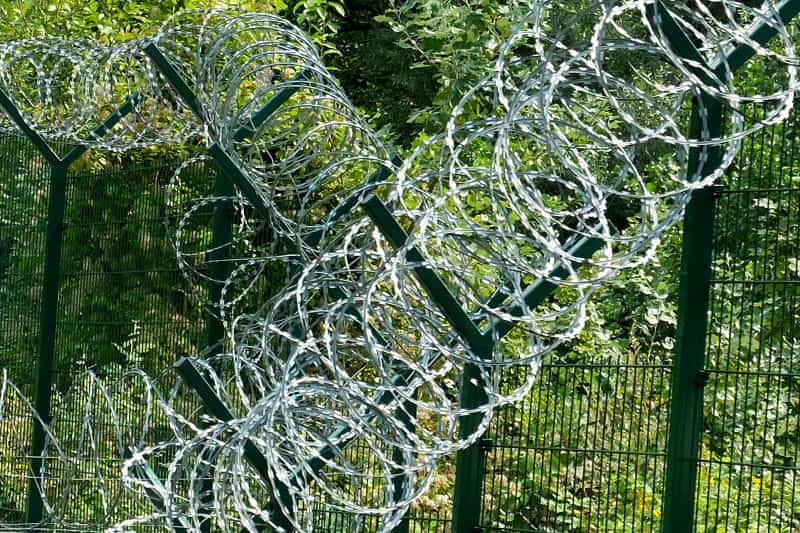 Concertinas, in Anlehnung an das akkordeonähnliche Instrument, nennt die in der Region Spanien firmirende European Security Fencing diesen rasiermesserscharfen Stacheldraht.